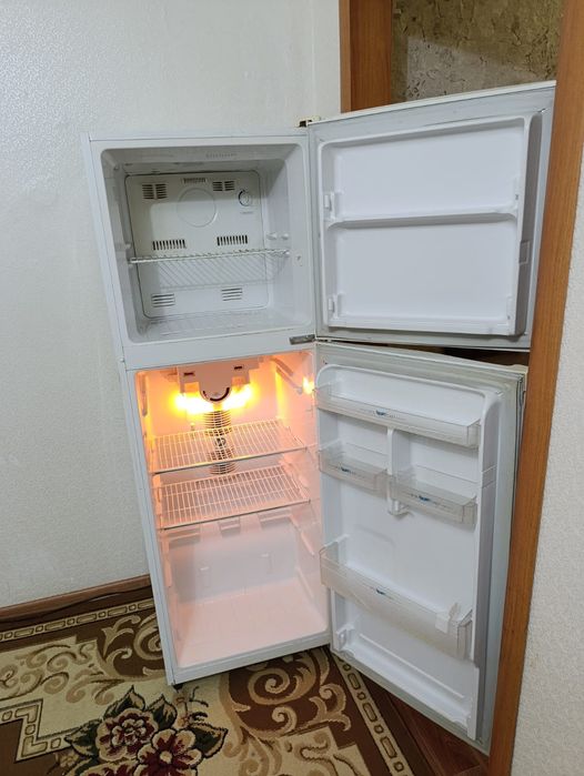 Холодильник Samsung