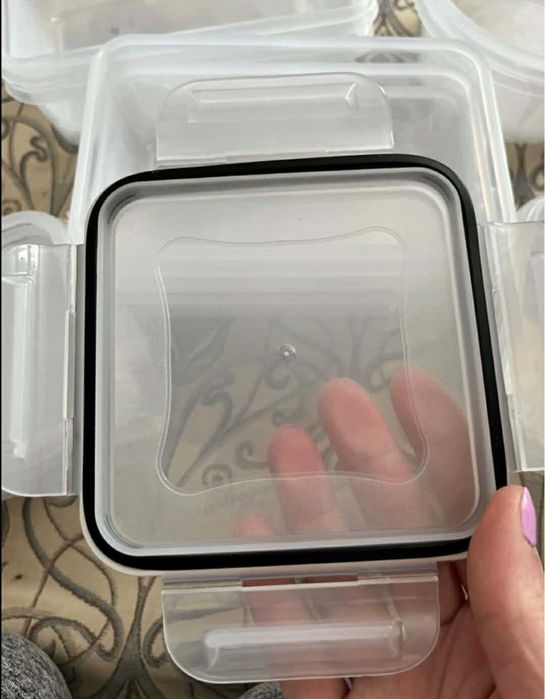 12 кутии с капаци за съхранение