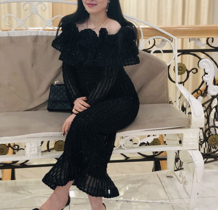 Черное элегантное платье вечернее блестящее