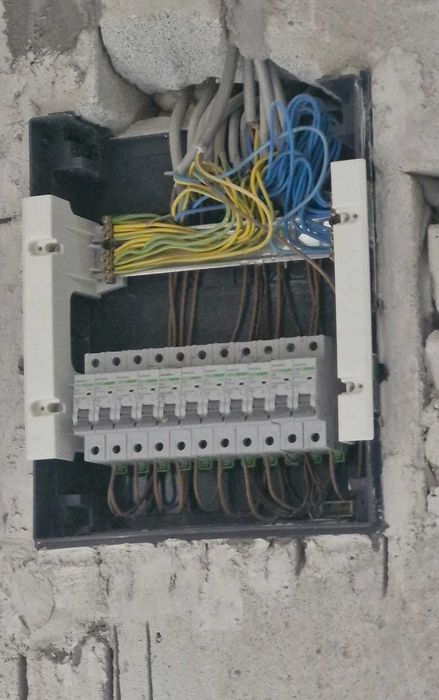 Instalații electrice / sanitare cu distribuție de materiale direct pe  santier!
