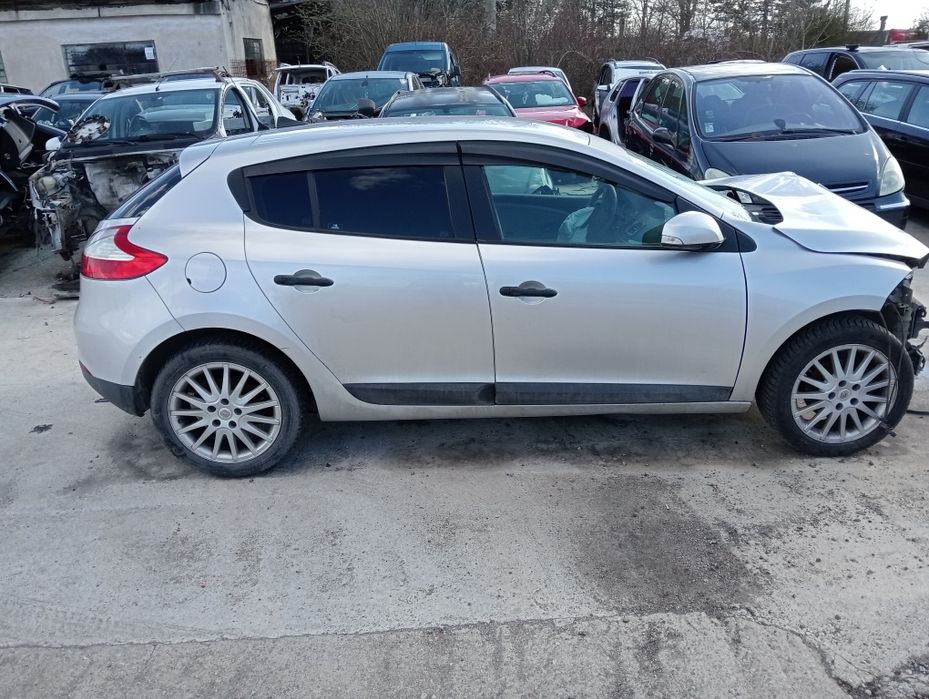 Dezmembrez Renault Megane 3 Hatchback, Grandtour Cod motor K9K 110cp