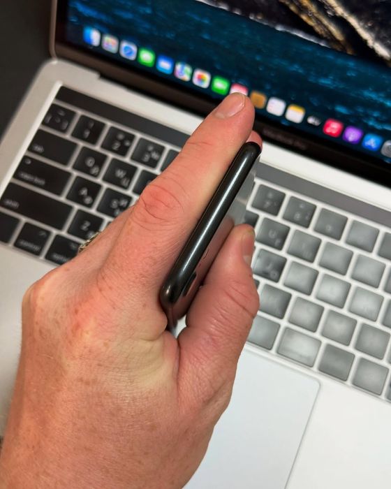 Iphone 7 128Gb jet black srochna