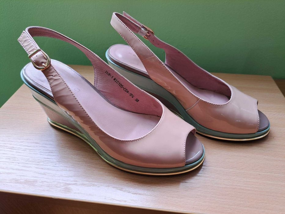 Сандали Fabiano в розово, синьо и бежово