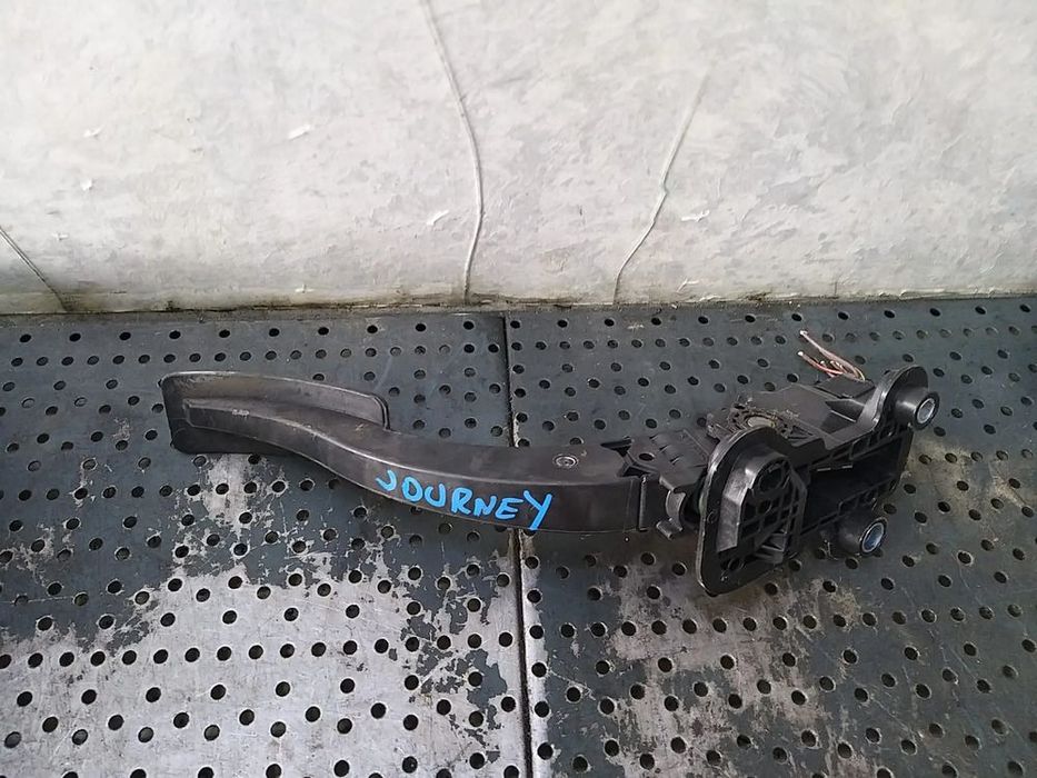 Pedala acceleratie dodge journey 04891585ac