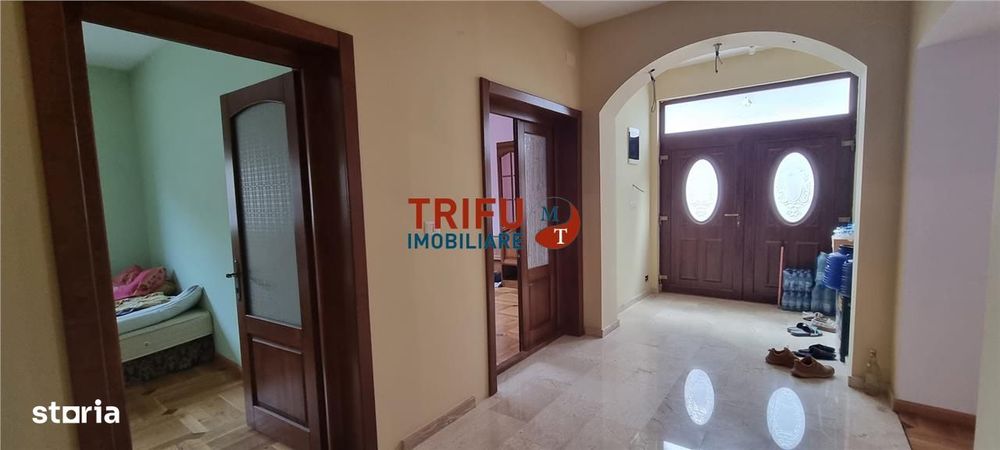 Casa 10 camere de inchiriat zona Centru cu piscina interioara