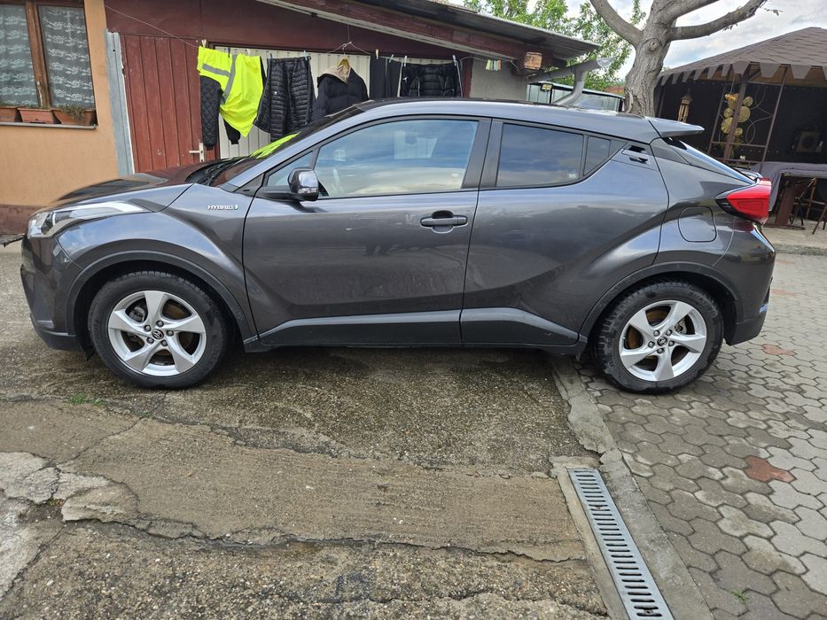 Toyota chr hybrid