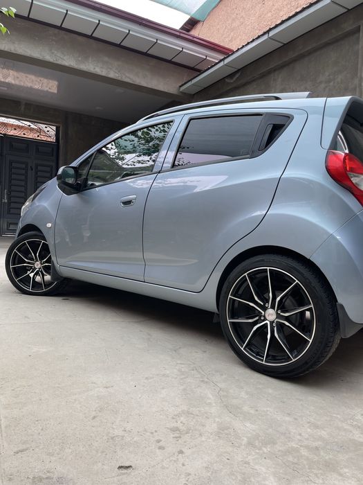 Spark 2015yil 3 pozitsa 1,25 full toza 121000 km halol