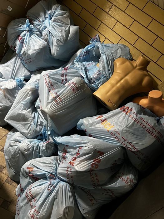 Полки для бутиков и маникены