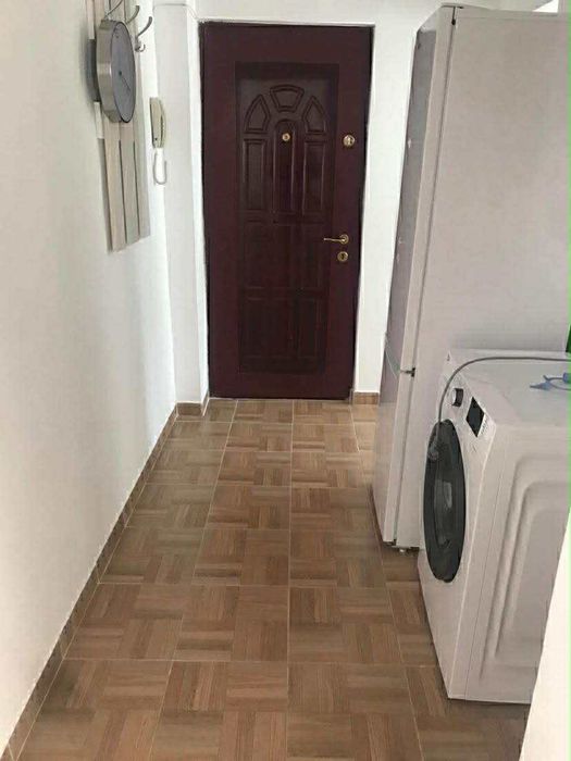 Închiriez apartament