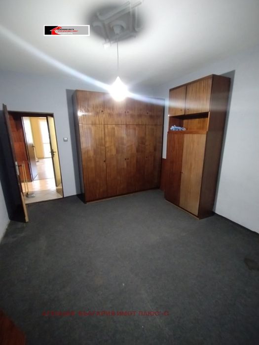 Дава се под наем Тристаен апартамент в София, Света Троица - 110 кв.м за 561 € - Снимка #6