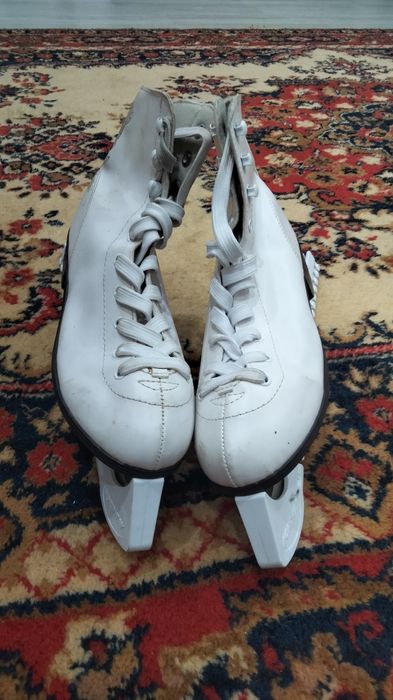 Продам    коньки
