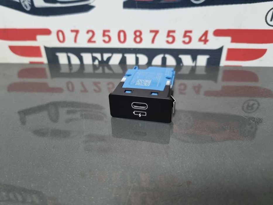 Port USB C cotiera (0 KM) BMW X5 G05 / X6 G06 / XM