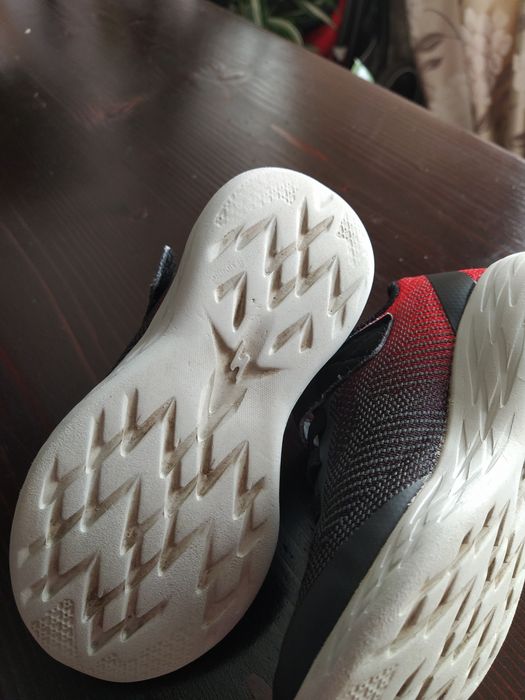 Vând Skechers GoRun mărimea 26