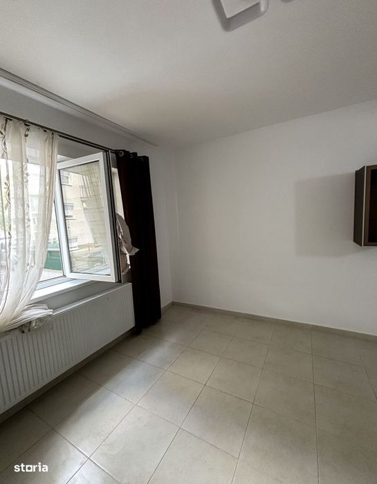 Proprietar închiriez studio la 10 minute de metrou pacii/preciziei.