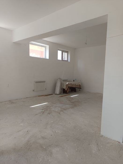 12 мкр, отдельно,кирпич,200 м²