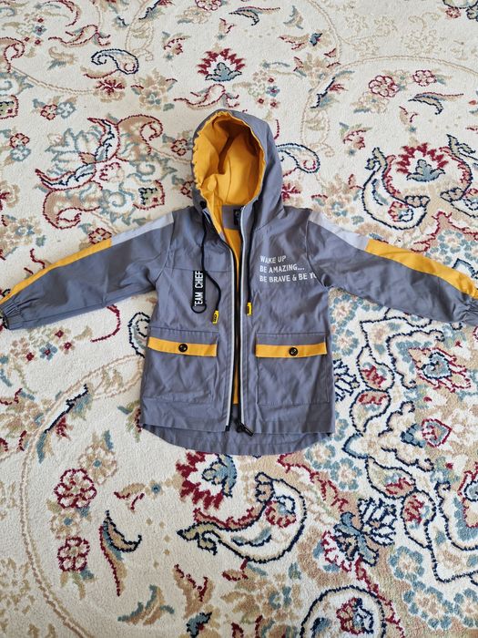 Продам детский ветровка