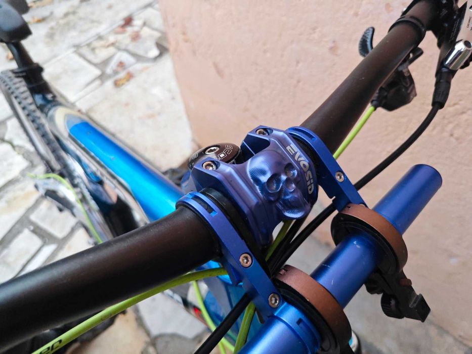 Продавам карбонов велосипед Scott Team Issues 26 цола Мекица