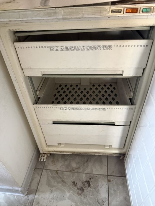 Продам морозилку Бирюса