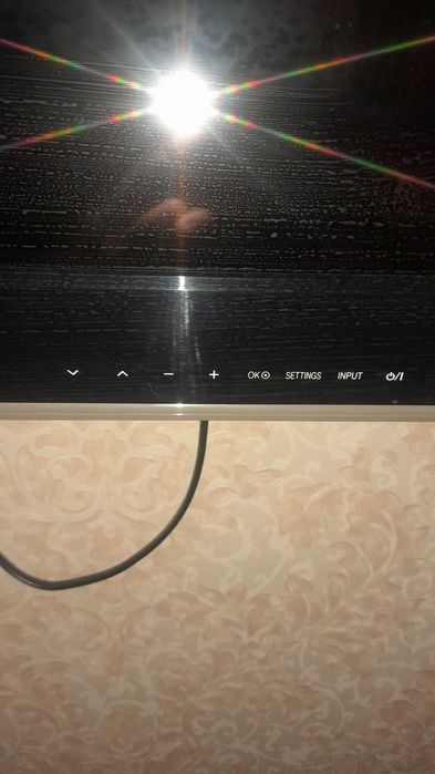 Простой телевизор.Без Ютуб.