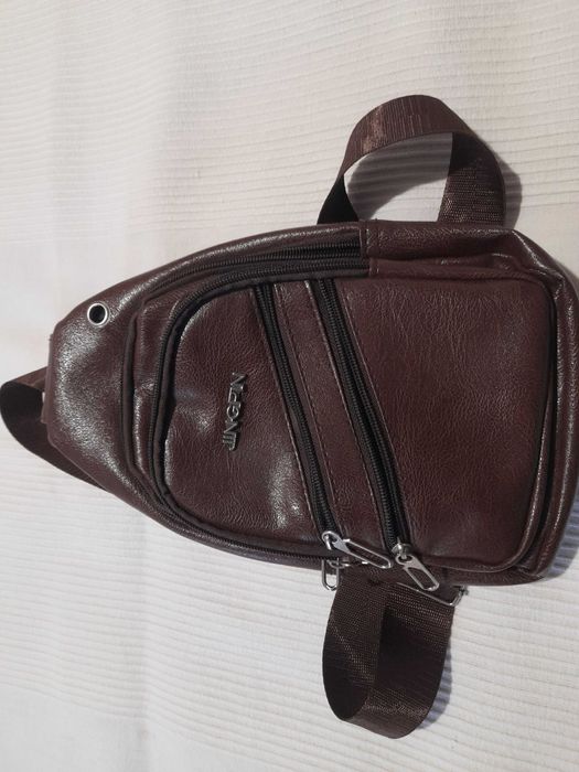 Borseta nouă, curea reglabila in diagonala