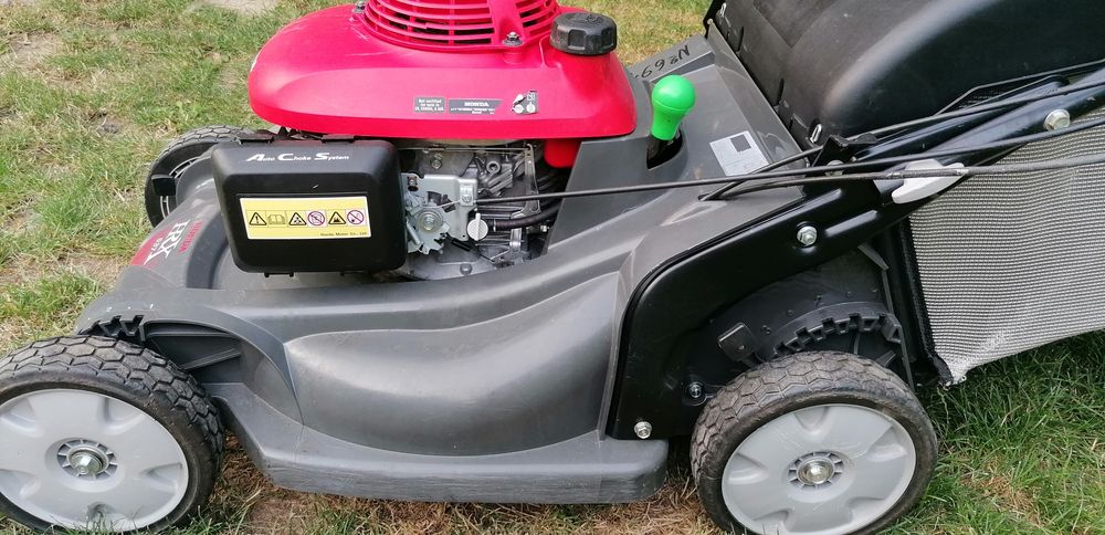 Самоходна косачка хонда хидро