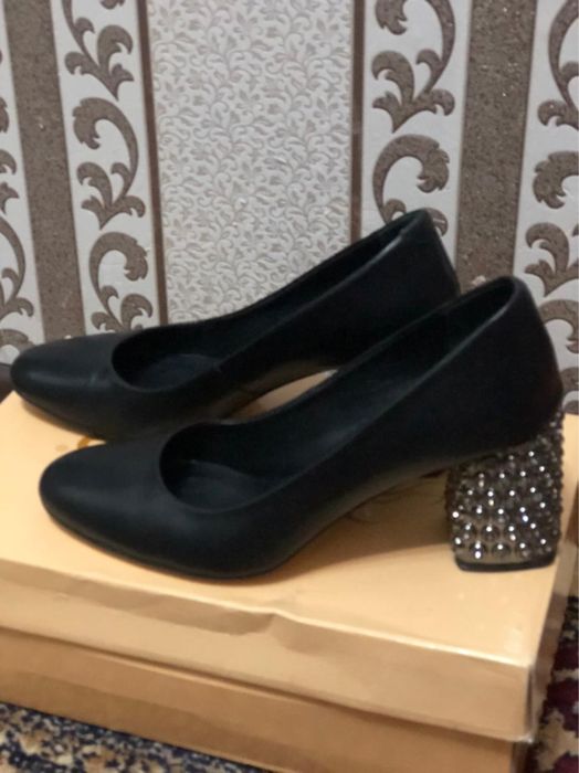 Бавер туфли сатылады