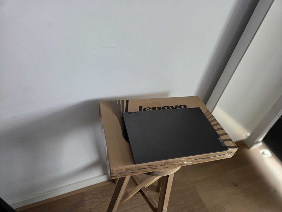 Lenovo Flex 5 i7, 16GB RAM, SSD 512GB, Full HD Touch – + geantă cadou