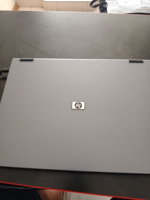 Лаптоп HP Compaq 6710 b