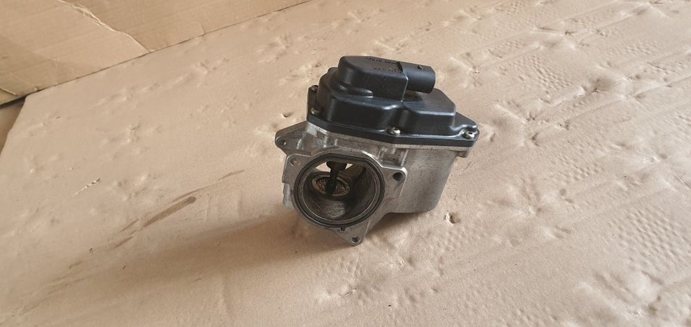 Supapa egr audi a4 b8 a5 8T Q5 a6 c6 2.0 tdi caga cjca 03L 131 501 K