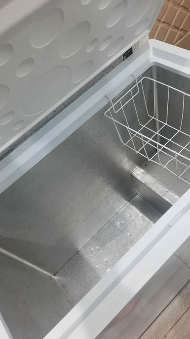 Продам морозильника, требует ремонта