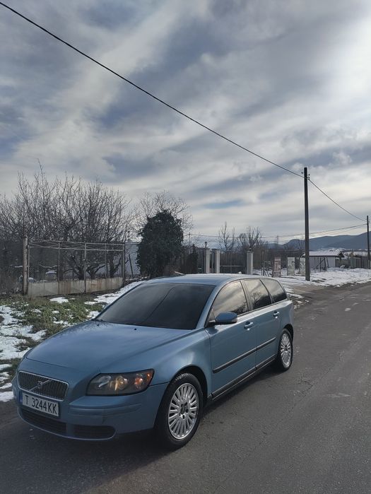 Продавам Volvo V50