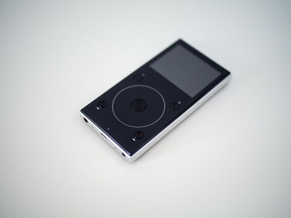 CA NOU - FiiO X3 (3rd Gen), Hi-Res DAP cu Bluetooth / DAC / ieșire echilibrată + card microSD 32 GB inclus