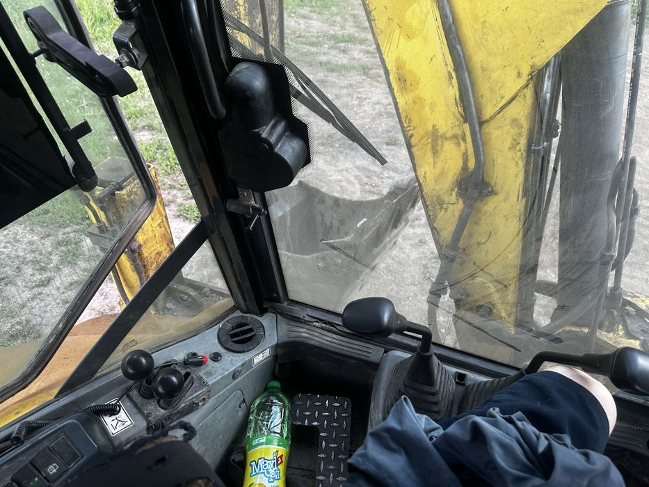 Продам экс погрузчик на ходу