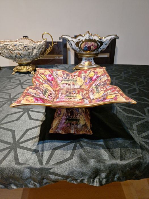 Страхотна голяма антикварна порцеланова фруктиера