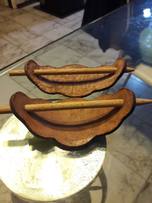 Ретро шнола,колан,панери и дървени кутии.