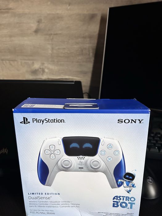 Dualsense astrobot чисто нов!