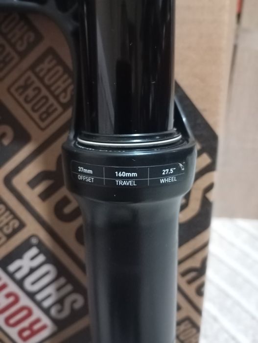Вилка RockShox Yari RC FS B2 27.5" 160mm Offset 37mm boost 15x110