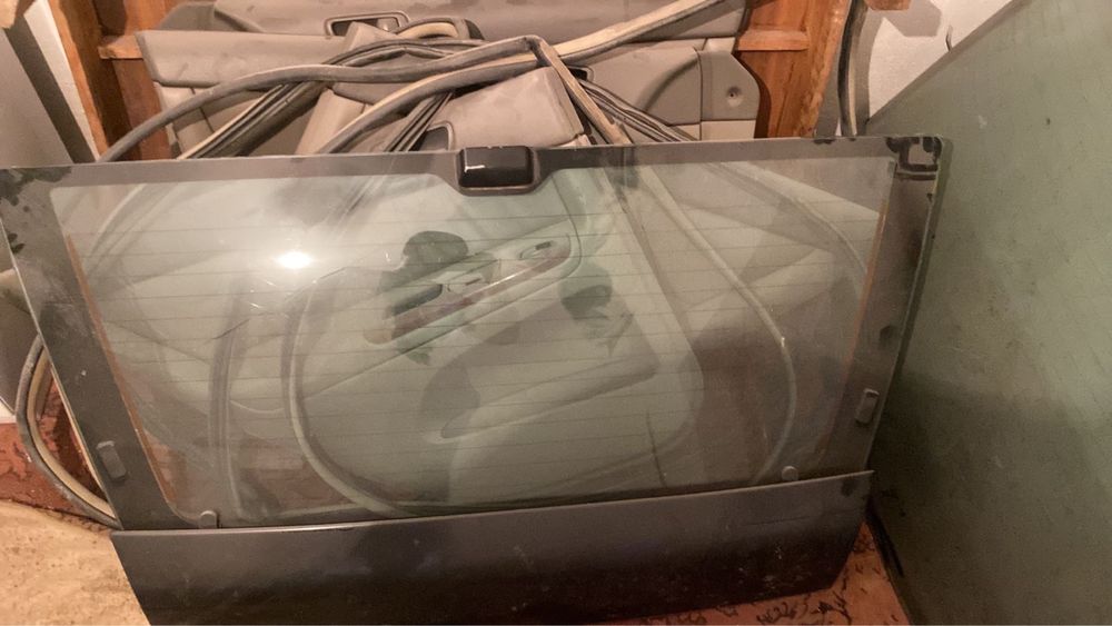 Опель фронтера стекло