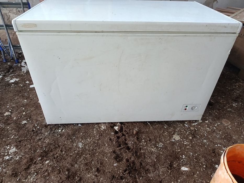 Морозильник продам