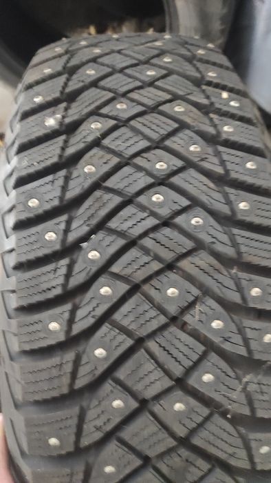 Одна шина 225/60 R17