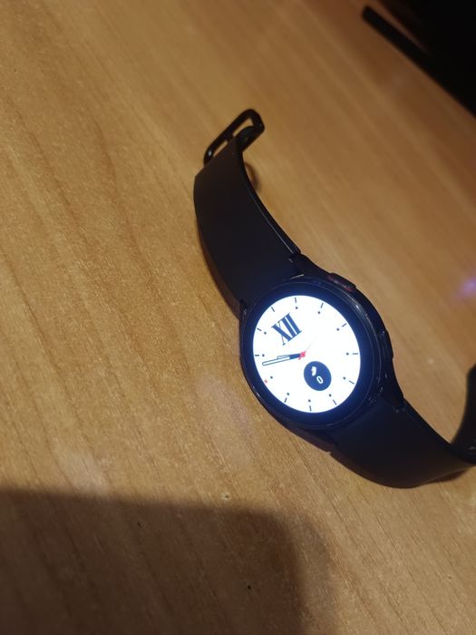 Продам обмен смарт часы GALAXY WATCH 4