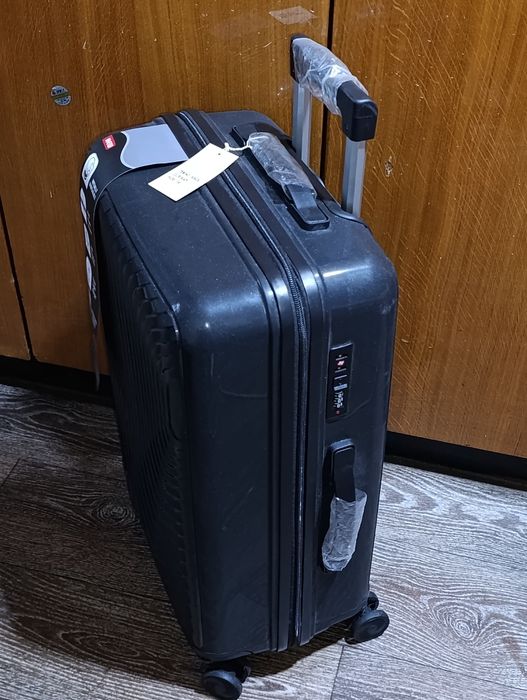 Чемодан новый неиспользован