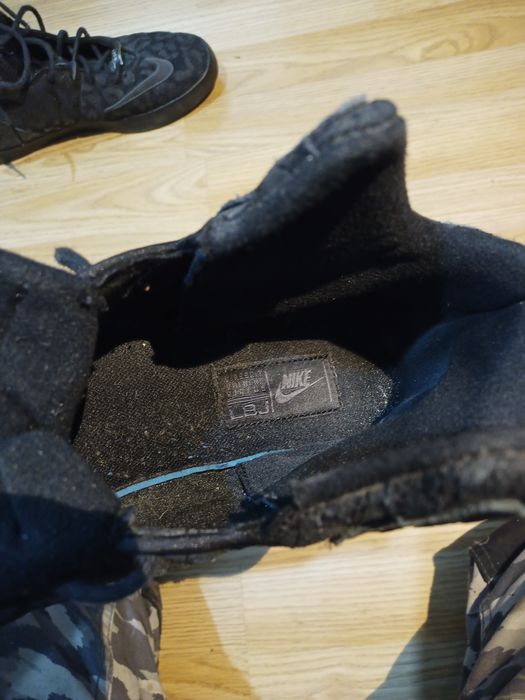 Adidași Nike LeBron NSW nr 42