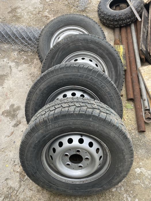 Зимни гуми с джанти 225 70 15 Спринтер