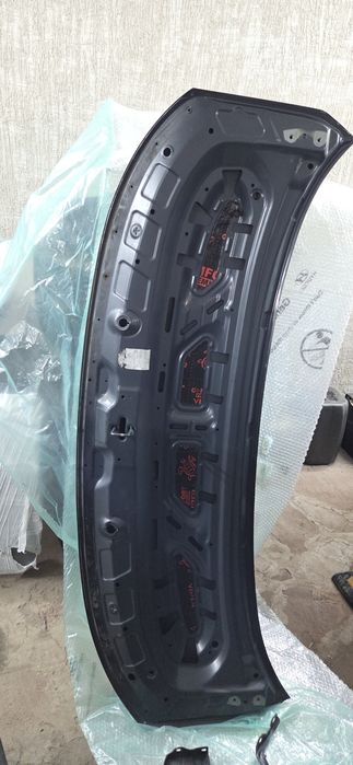 Капот Hyundai Staria
