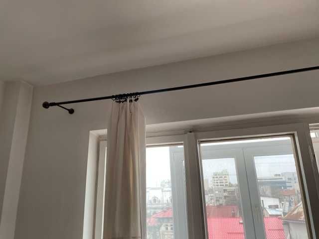 Lustre/lampadare; galerie metalica