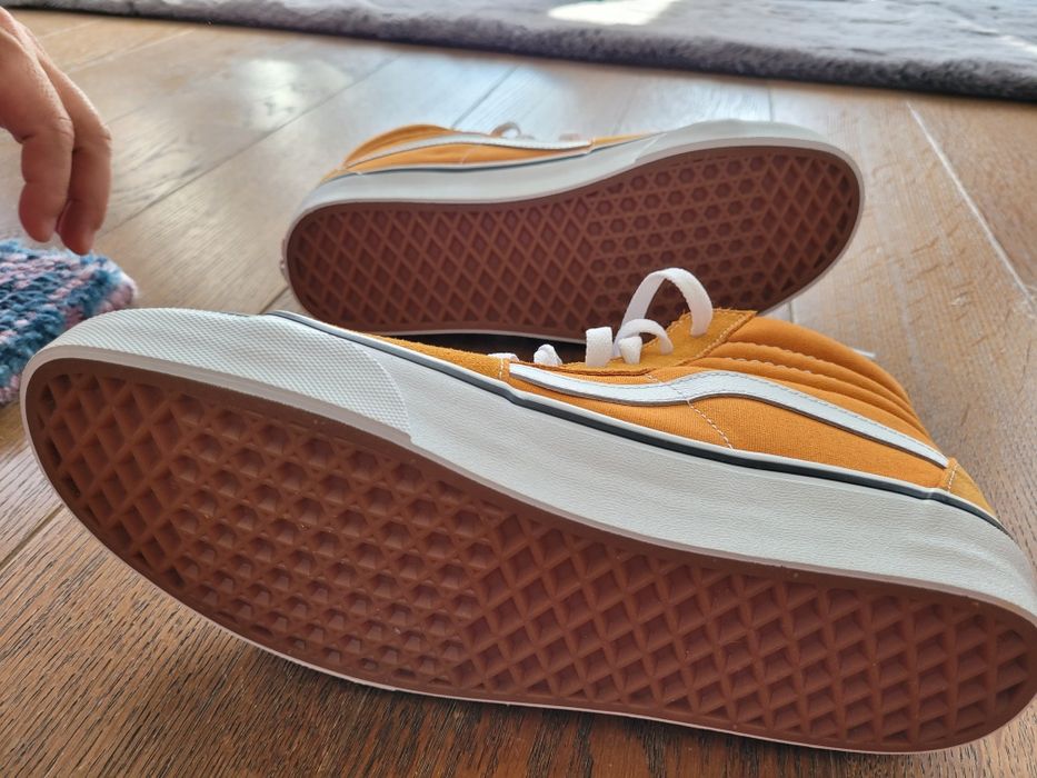 Vans noi nouti nepurtati