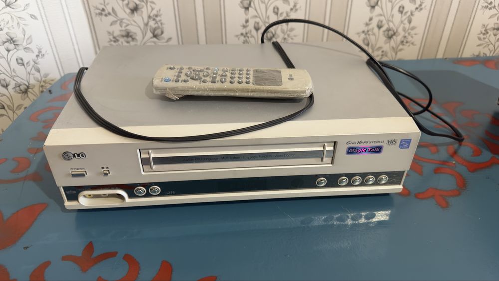 Видеомагнитофон