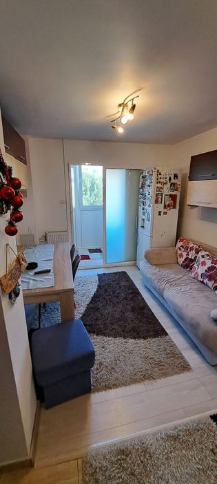 Vând apartament 2 camere Piața Sudului
