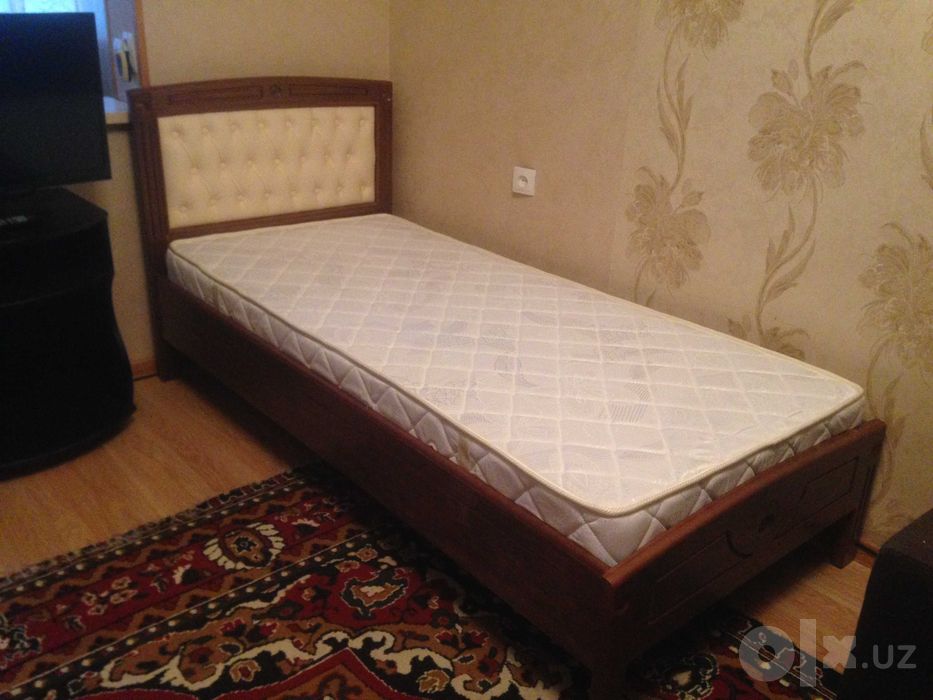 Кровать новая из твердой пароды массива